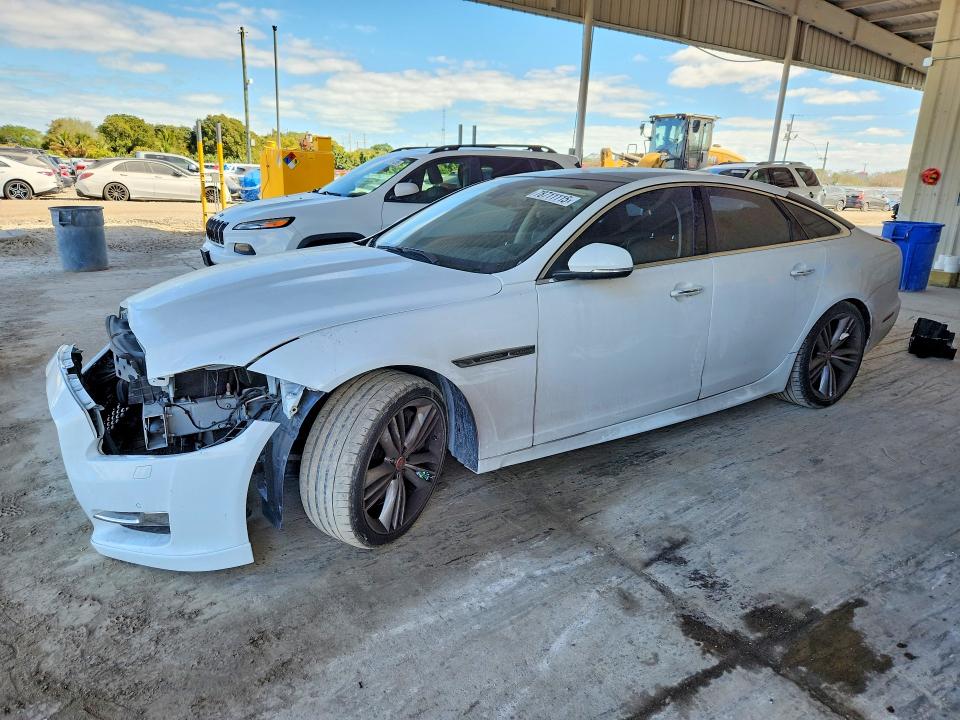 2016 JAGUAR XJ — VIN SAJWA1CE4GMW01047