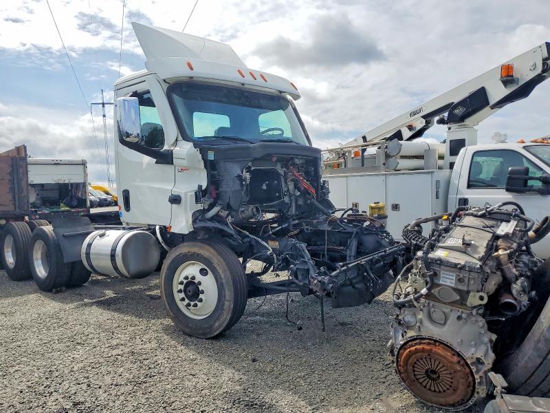 2024 FREIGHTLINER CASCADIA 126 — VIN 3AKJHLDR0RDUP6866