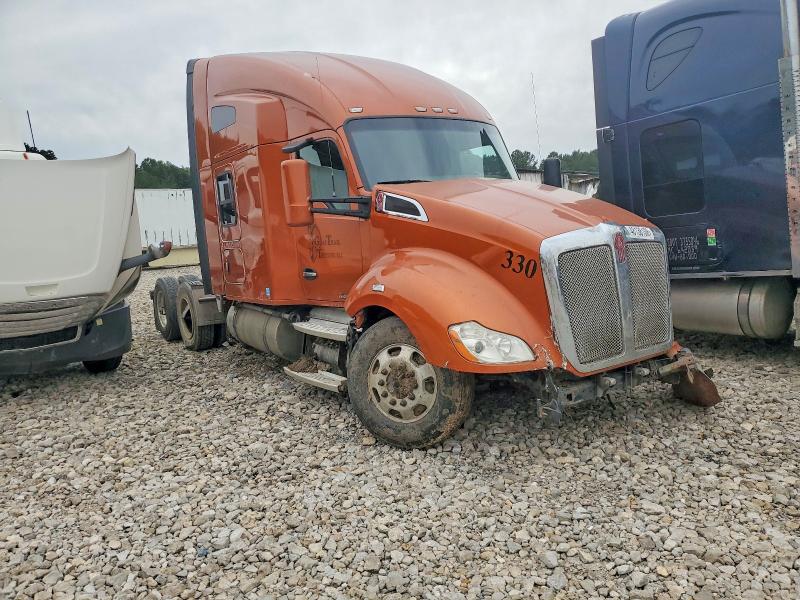 2017 KENWORTH T680 — VIN 1XKYD49X8HJ157879