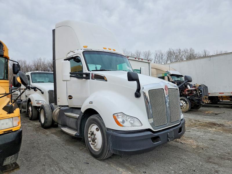 2016 KENWORTH T680 — VIN 1XKYA48X6GJ496746