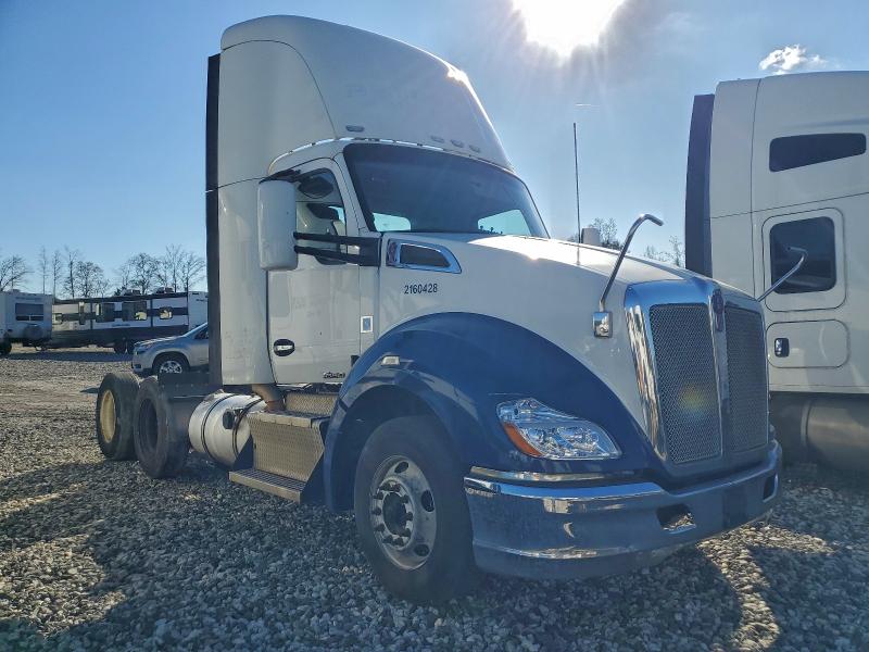 2016 KENWORTH T680 — VIN 1XKYD49X3GJ488464