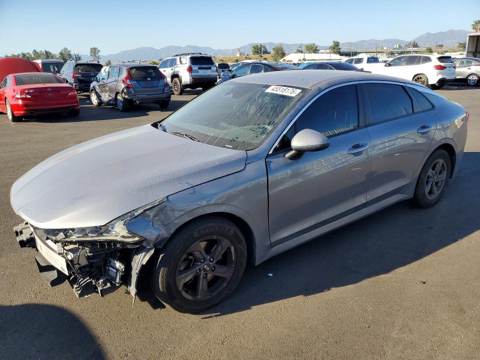 2021 KIA K5 — VIN 5XXG24J22MG001056