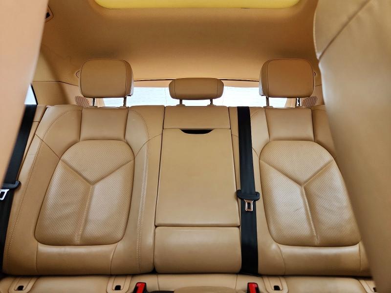 WP1AB2A57GLB52823