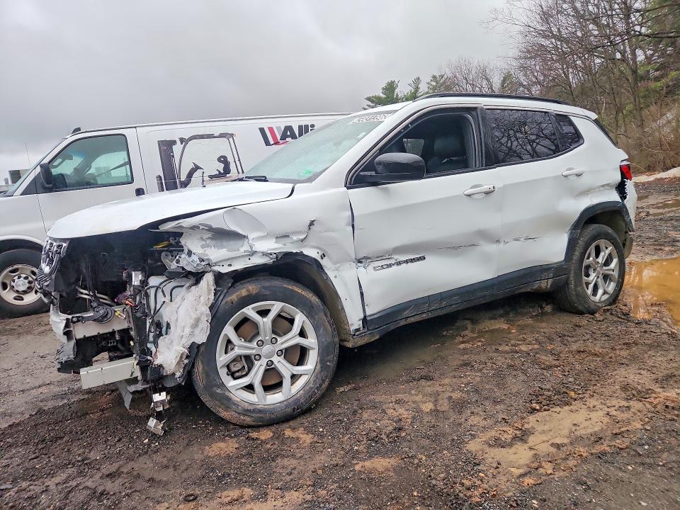 2024 JEEP COMPASS — VIN 3C4NJDBN9RT118888