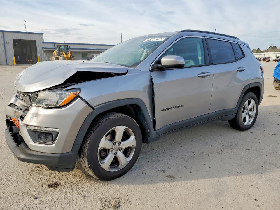 2019 JEEP COMPASS — VIN 3C4NJDBB1KT670428