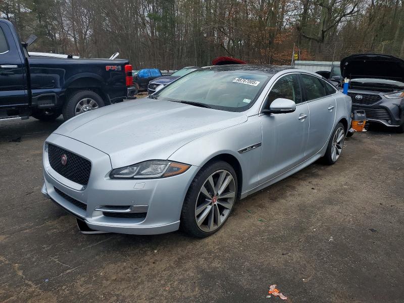 2016 JAGUAR XJ — VIN SAJWA1C75G8V98959