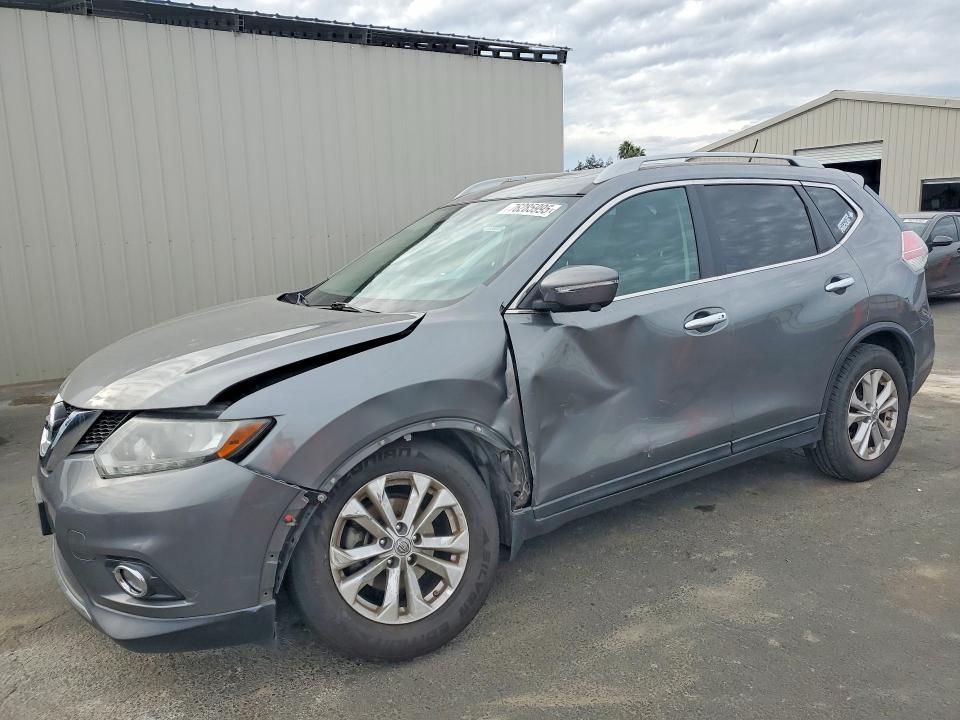 2015 NISSAN ROGUE S — VIN 5N1AT2MT7FC876417