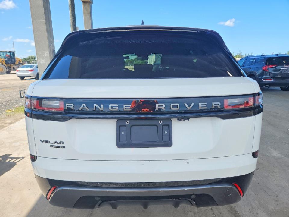 SALYL2RX8JA753575
