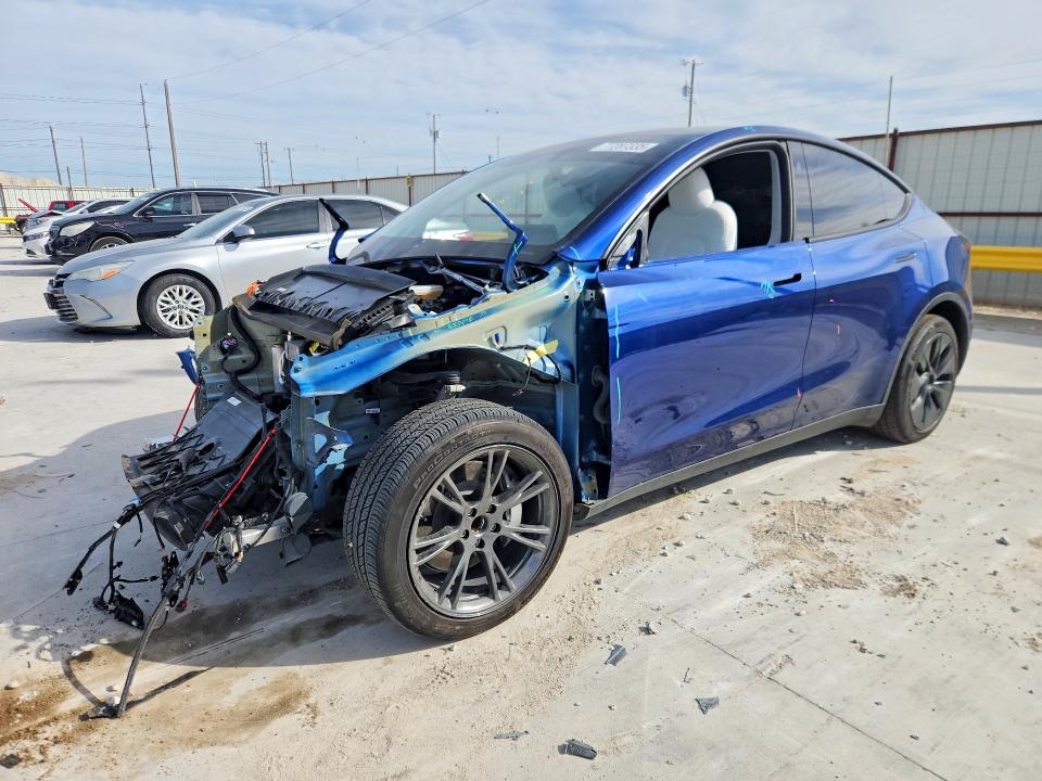 2024 TESLA MODEL Y — VIN 7SAYGDEDXRF108466