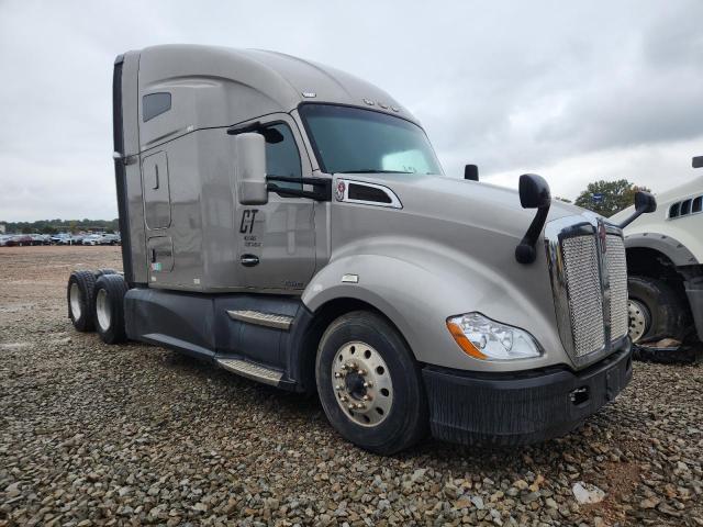 2017 KENWORTH T680 — VIN 1XKYDP9X6HJ148227