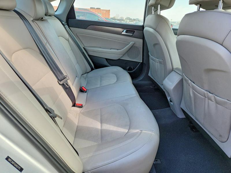 5NPE34AF1GH421715