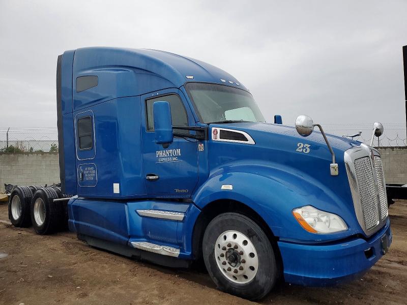 1XKYD49X1HJ108068