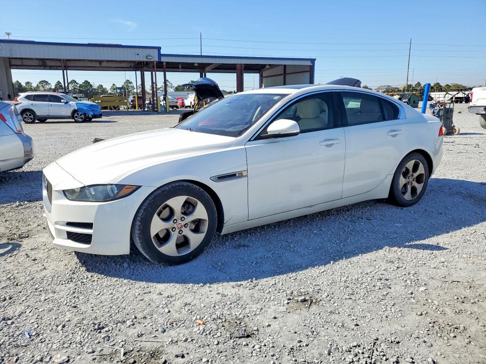 2017 JAGUAR XE — VIN SAJAR4BNXHA952411