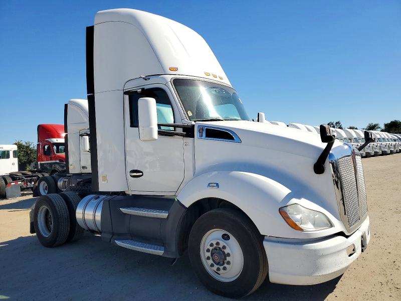 2016 KENWORTH T680 — VIN 1XKYA48X7GJ496643