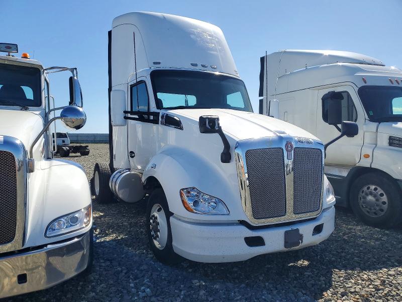 2015 KENWORTH CONSTRUCTION — VIN 1XKYA48X8FJ462449