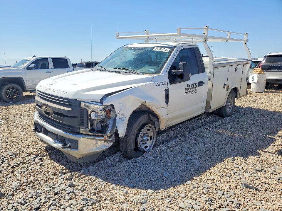 2018 FORD F350 — VIN 1FDBF3A68JED02034