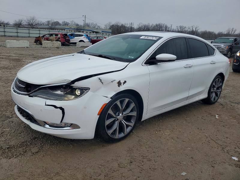 2016 CHRYSLER 200 — VIN 1C3CCCCB7GN107857