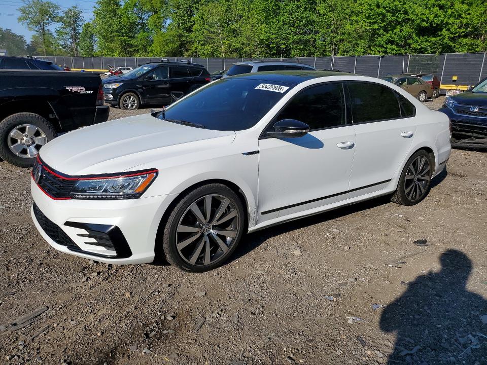 2018 VOLKSWAGEN PASSAT — VIN 1VWJM7A34JC048706