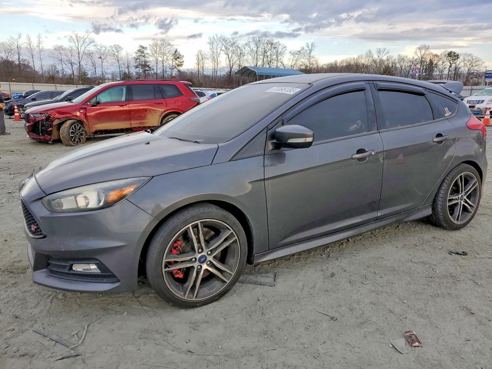 2017 FORD FOCUS ST — VIN 1FADP3L98HL214758