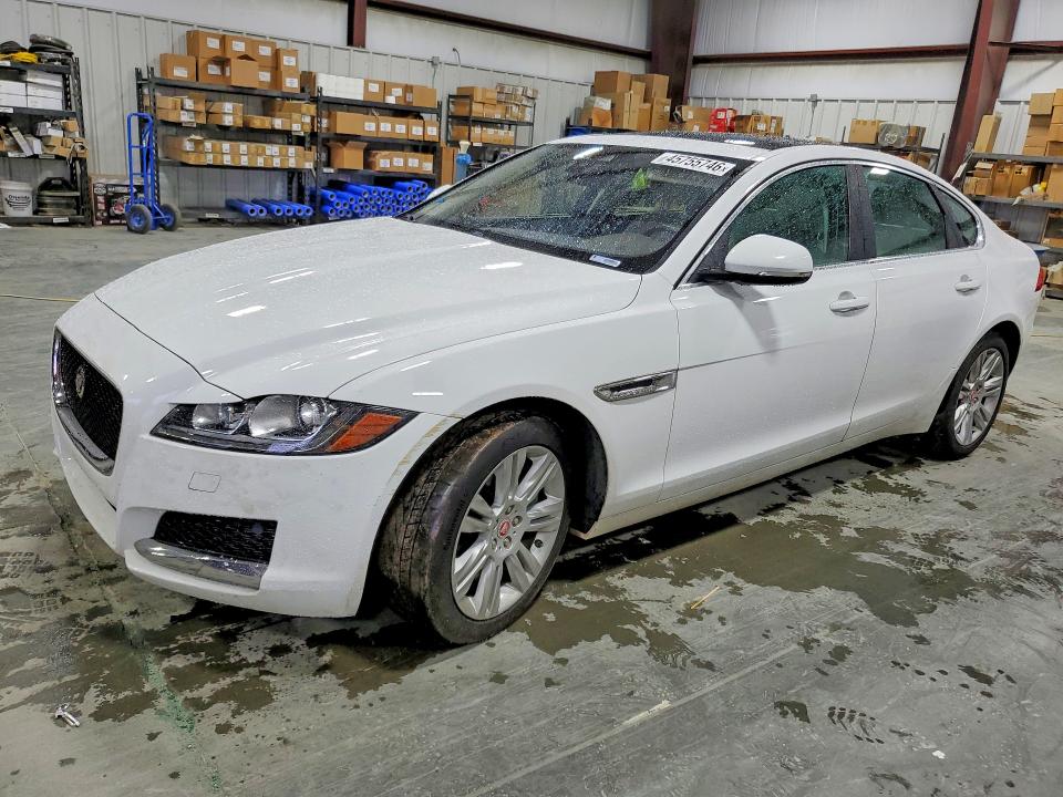 2016 JAGUAR XF — VIN SAJBJ4BV1GCY18157