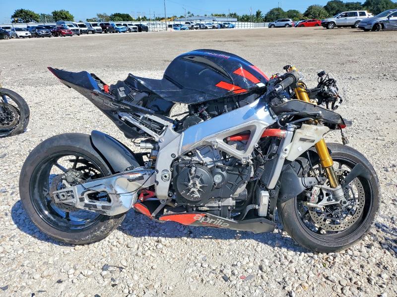 2021 APRILIA RSV4 — VIN ZD4KYUB00MS000052