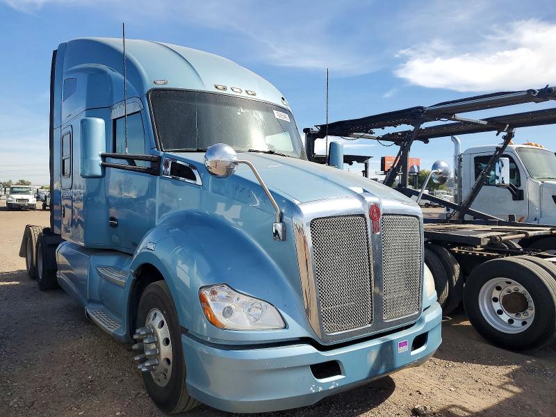 2015 KENWORTH CONSTRUCTION — VIN 1XKYD49X6FJ428158