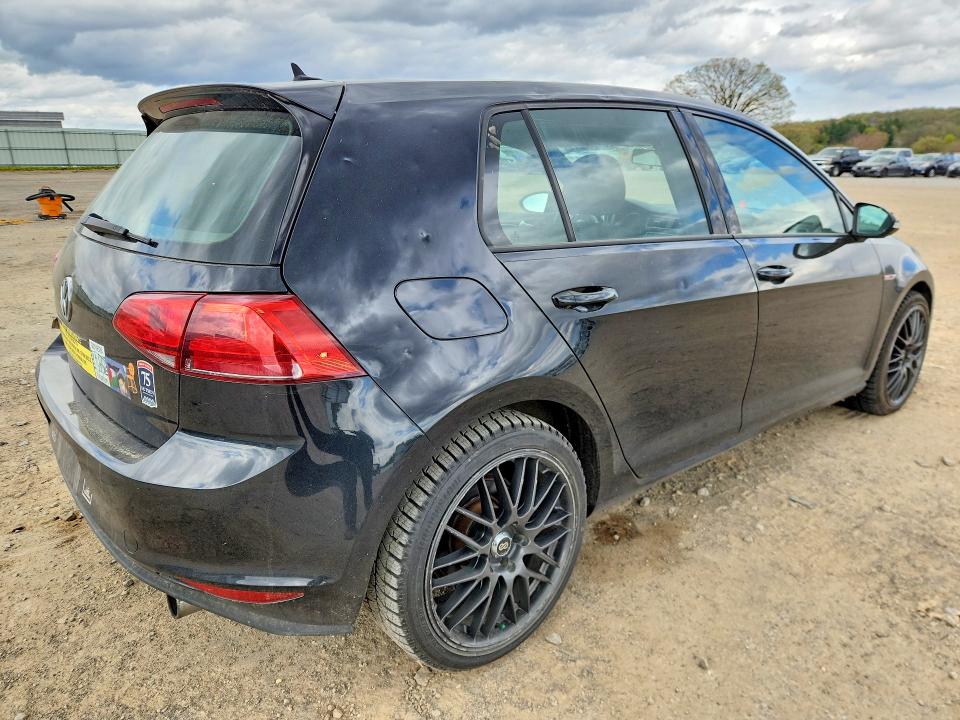 3VW4T7AUXHM060893
