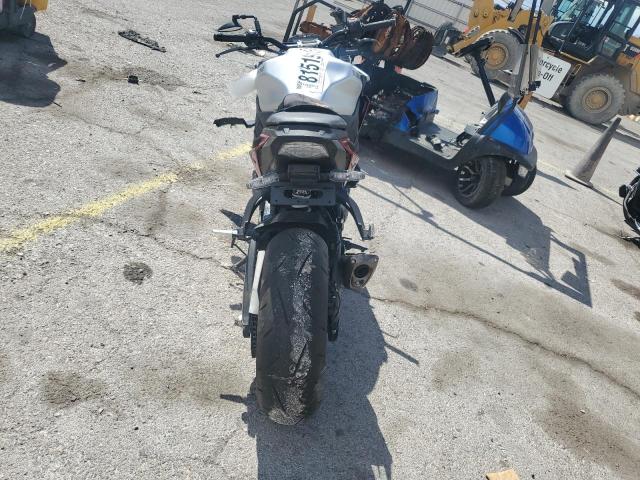 JS1EK11BXR7100062
