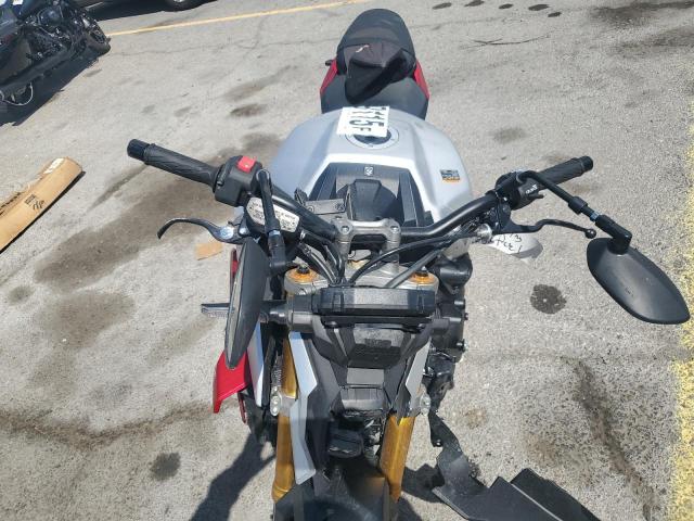 JS1EK11BXR7100062