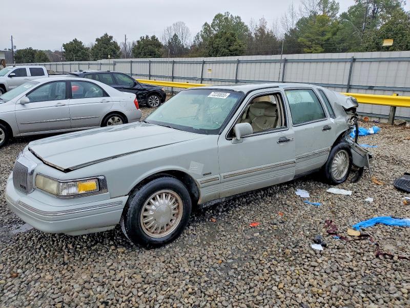 2000 LINCOLN TOWN CAR E — VIN 1L1FM81W9YY804792