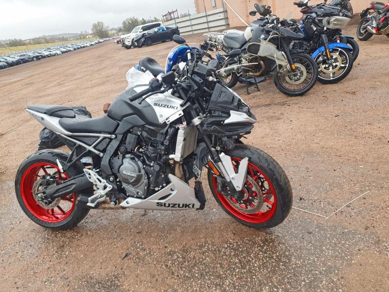 2024 SUZUKI GSX800 — VIN JS1EM13B3R7102274