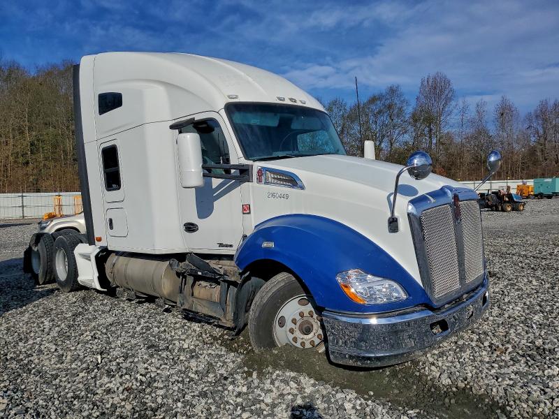2016 KENWORTH T680 — VIN 1XKYD49X8GJ125805