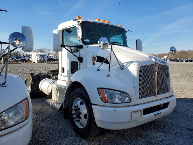2017 KENWORTH CONSTRUCTI — VIN 2XKHAJ8X9HM160470