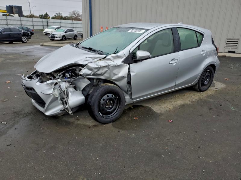 2016 TOYOTA PRIUS C — VIN JTDKDTB35G1126297
