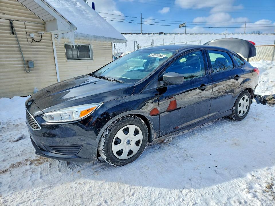 2015 FORD FOCUS S — VIN 1FADP3E2XFL328158