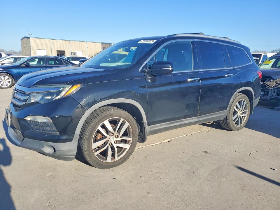 2017 HONDA PILOT — VIN 5FNYF5H92HB016215