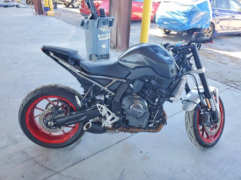 2024 SUZUKI GSX800 — VIN JS1EM13B9R7100674