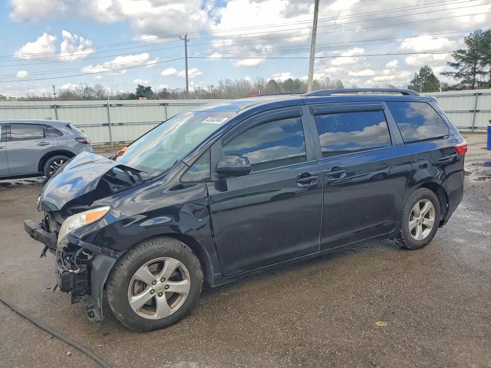 2015 TOYOTA SIENNA — VIN 5TDKK3DC6FS672496