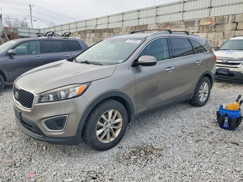 2016 KIA SORENTO LX — VIN 5XYPGDA58GG044019