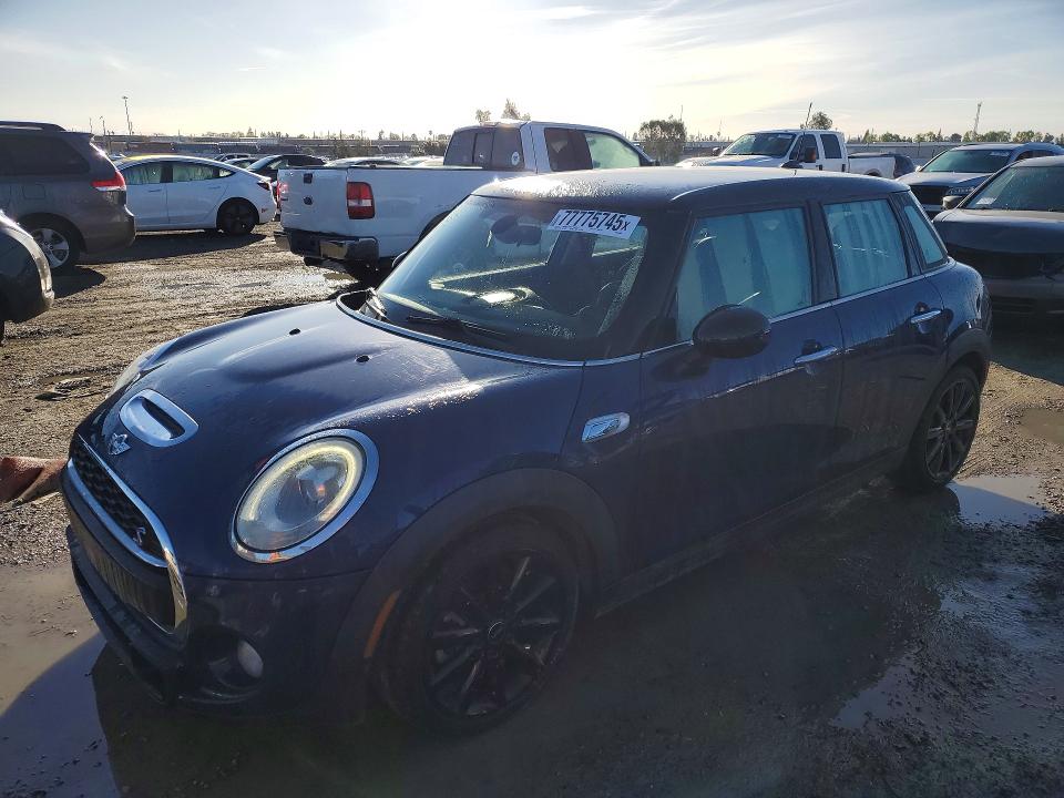 2017 MINI COOPER — VIN WMWXU3C53H2B64001