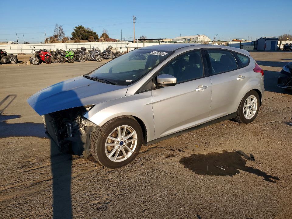 2016 FORD FOCUS SE — VIN 1FADP3K27GL272668