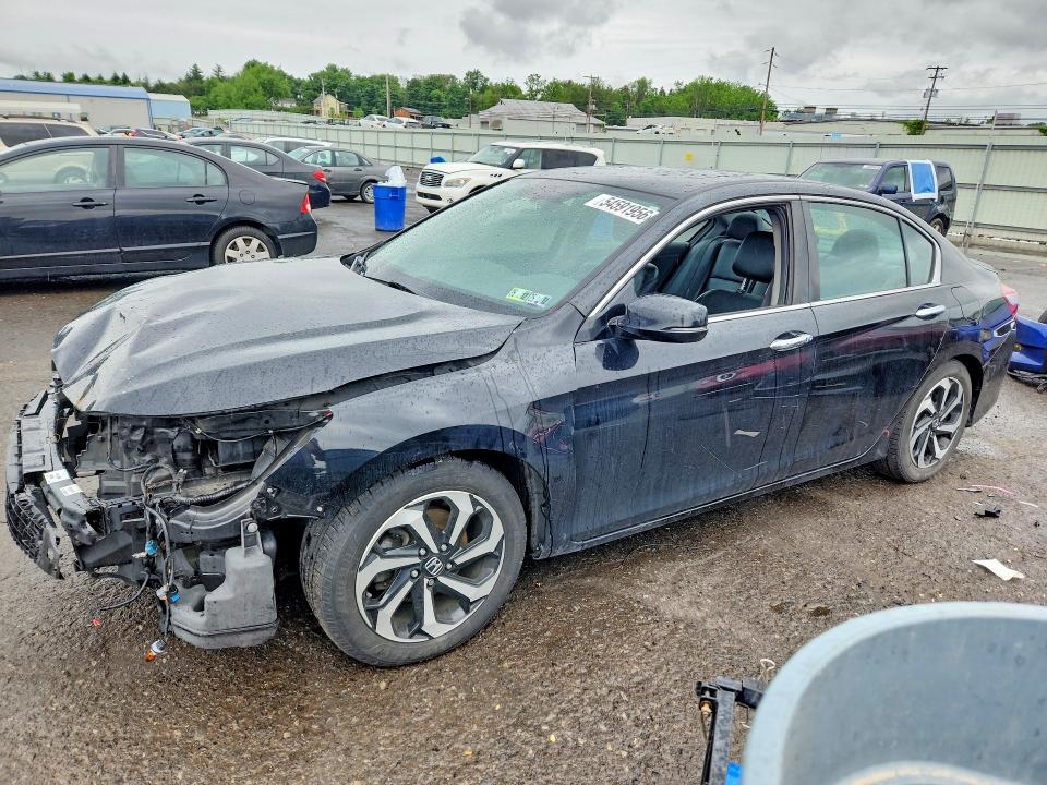 2017 HONDA ACCORD — VIN 1HGCR2F88HA050180
