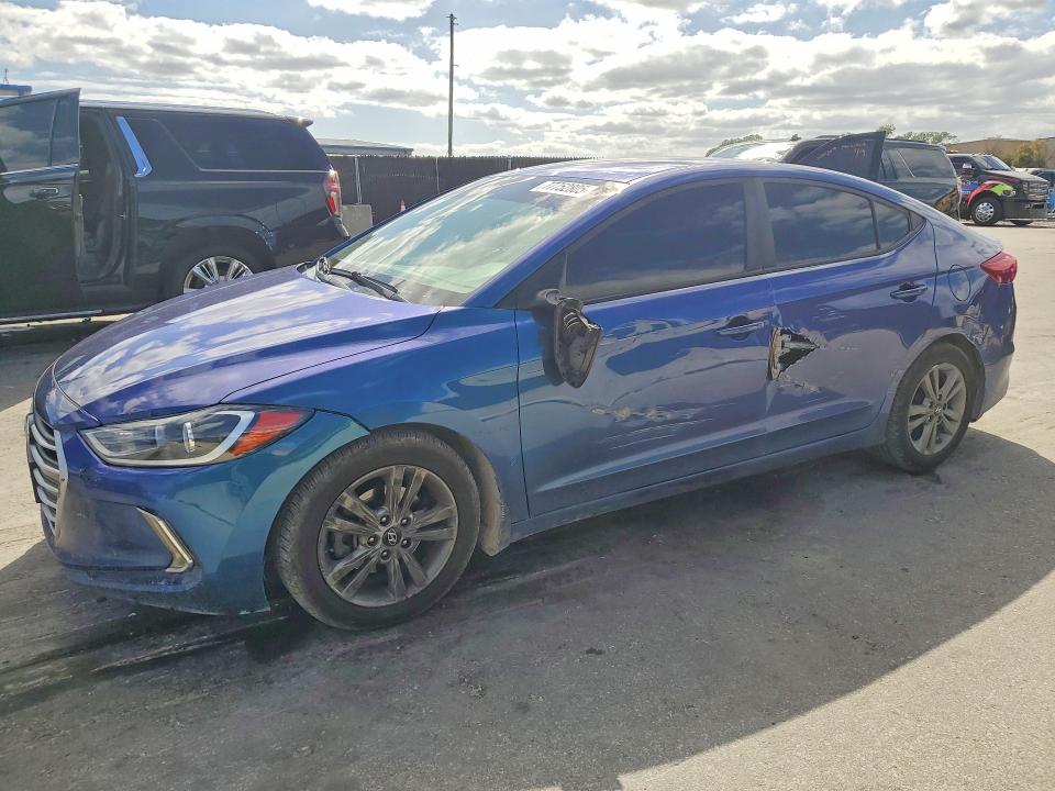 2017 HYUNDAI ELANTRA — VIN 5NPD84LF5HH161413