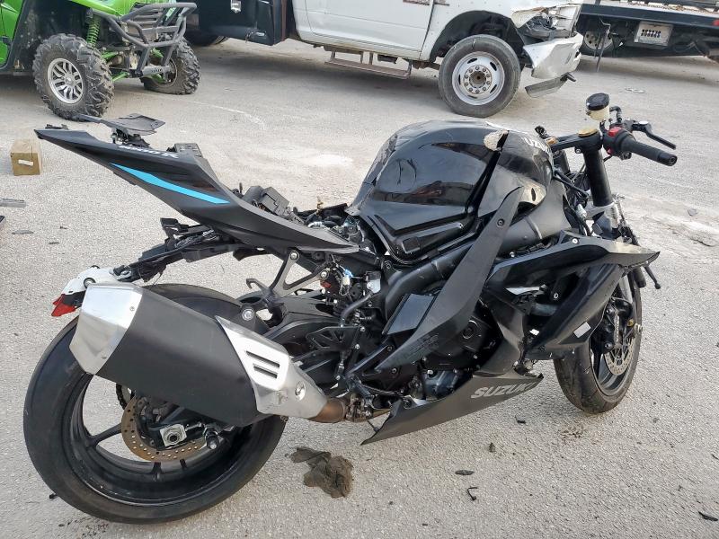 2024 SUZUKI GSX-R1000 — VIN JS1DM11H7R7100028