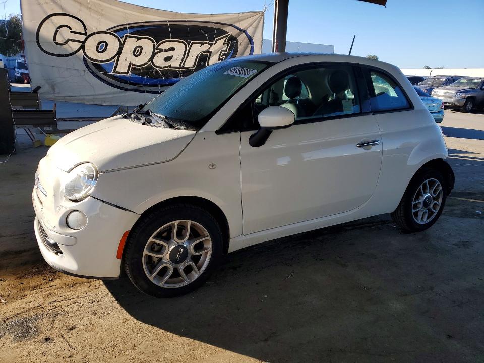 2015 FIAT 500 — VIN 3C3CFFAR8FT710081