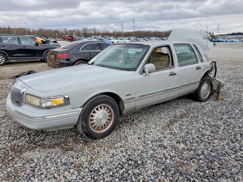 1995 LINCOLN TOWN CAR C — VIN 1LNLM83W6SY692605