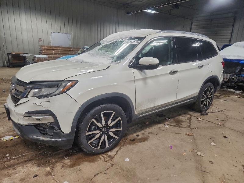 2019 HONDA PILOT TOUR — VIN 5FNYF6H61KB067174