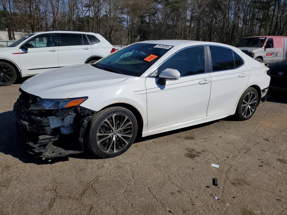 2018 TOYOTA CAMRY — VIN 4T1B11HKXJU112599