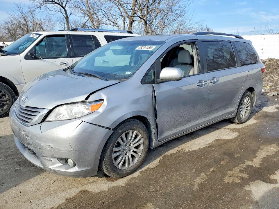 2017 TOYOTA SIENNA — VIN 5TDYZ3DC7HS802178
