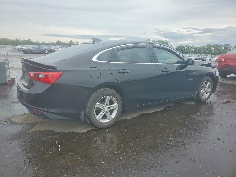 1G1ZB5ST5KF143556